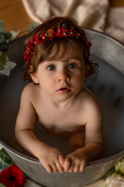 Séance photo bain de lait nouveau-né I Alexis Bannier, photographe